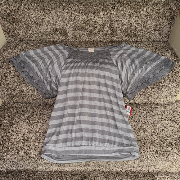 Mossimo Top - Picture 1 of 2